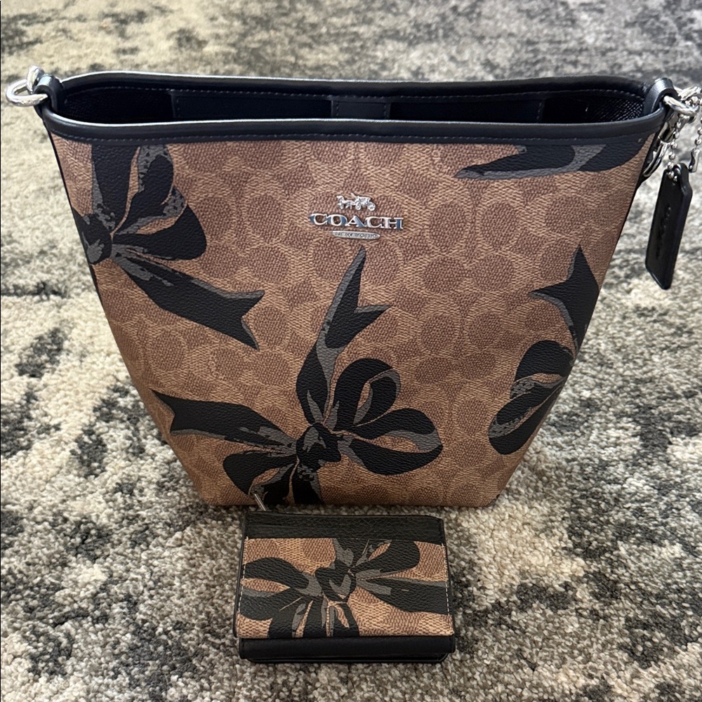 Coach Tan and Black Shoulder Bag